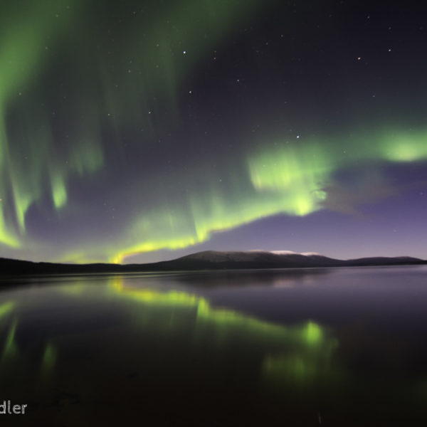 Polarlicht Spiegelung im Palalsjärvi