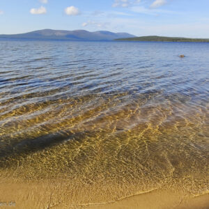Klares Wasser mit Trinkwasserqualität im Pallasjärvi